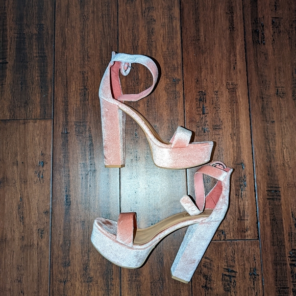 Rouge Helium Shoes - Mauve Pink Faux Velvet Heel - Size 6.5